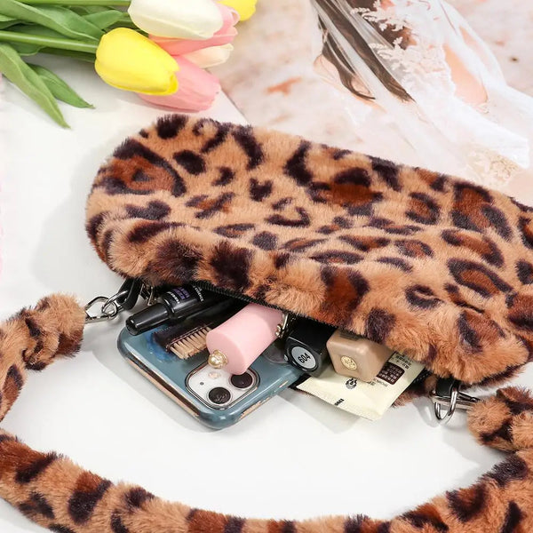 Chic Leopard Plush Shoulder Bag 